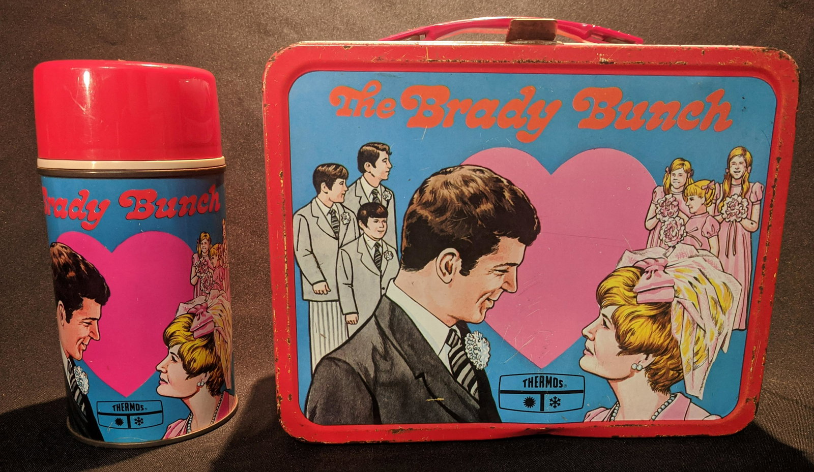 1970 THE BRADY BUNCH LUNCHBOX & THERMOS King-Seeley: Metal Lunch Box features great images of classic TV sitcom The BRADY BUNCH, Front panel show the wedding of Mike and Carol with the six kids looking on and taking part in various activities around the