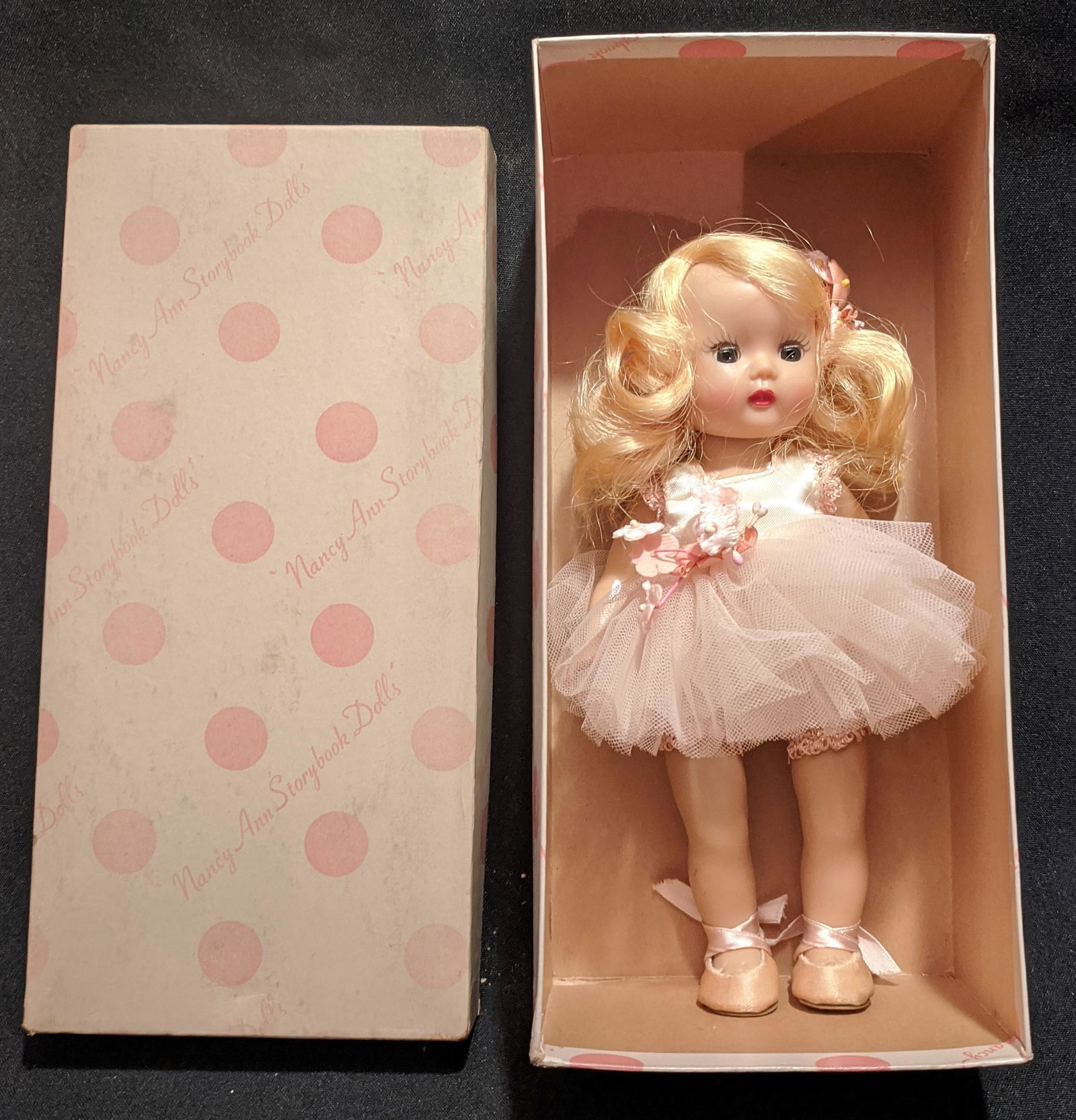 1954 Vintage Nancy Ann Story Book Muffie Ballet Doll: DOLL DESCRIPTION: Red painted mouth. Blue grey sleep eyes that open and close. Molded eyelashes with no chips on the eyelids. Painted upper lashes with NO eyebrows. Lovely blushed cheeks. Blonde side