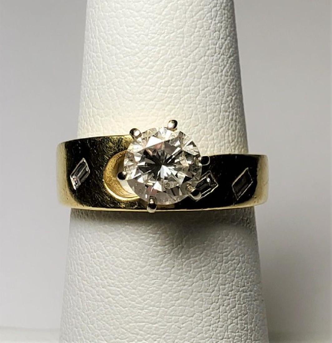 1 CT-5.5 GRAMS 22KT GOLD BEAUTIFUL DIAMOND RING (1 of 4)