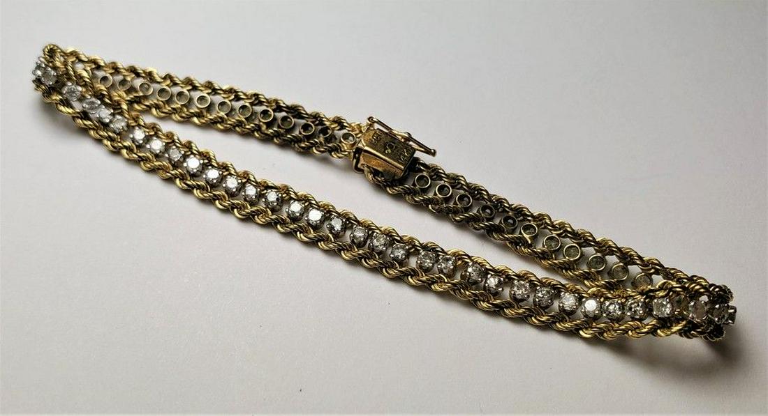 STUNNING 14K 2CT DIAMOND GOLD BRACELET: STUNNING 14K 2CT DIAMOND GOLD BRACELET. 7 INCHES LONG 7.1 GRAMS Stamped (14k) WITH GOLD AT 1340. THIS ITEM HAS A GOLD MELT VALUE OF $180 Winner shall receive exact items shown here.
