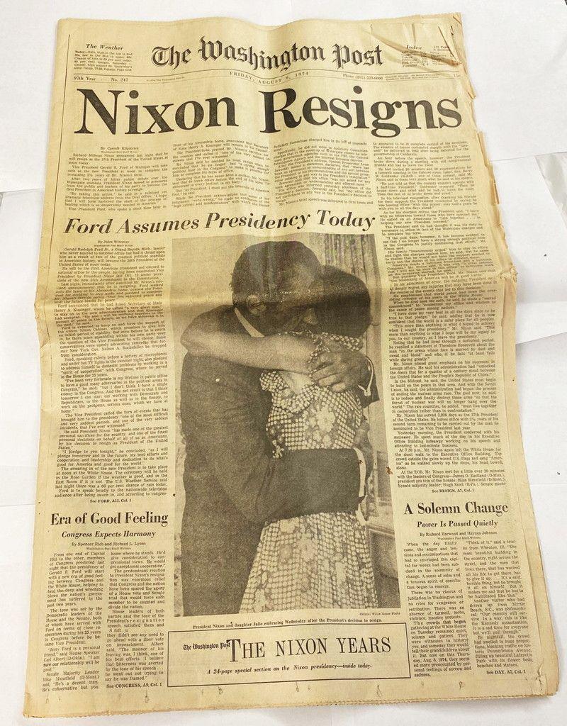 VINTAGE 1974 WASHINGTON POST "NIXON RESIGNS" (1 of 10)