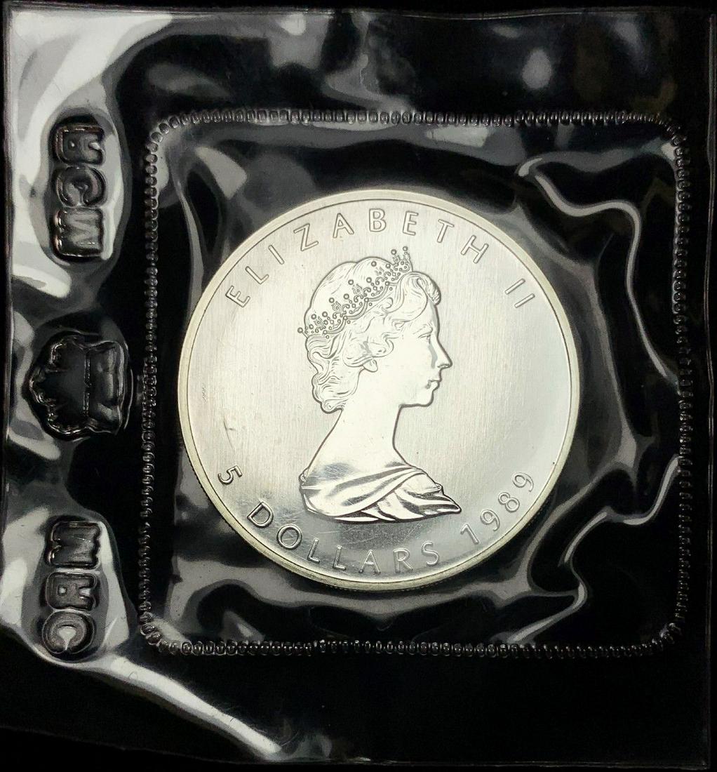 1989 1 OZ CANADIAN SILVER MAPLE LEAF (1 of 2)