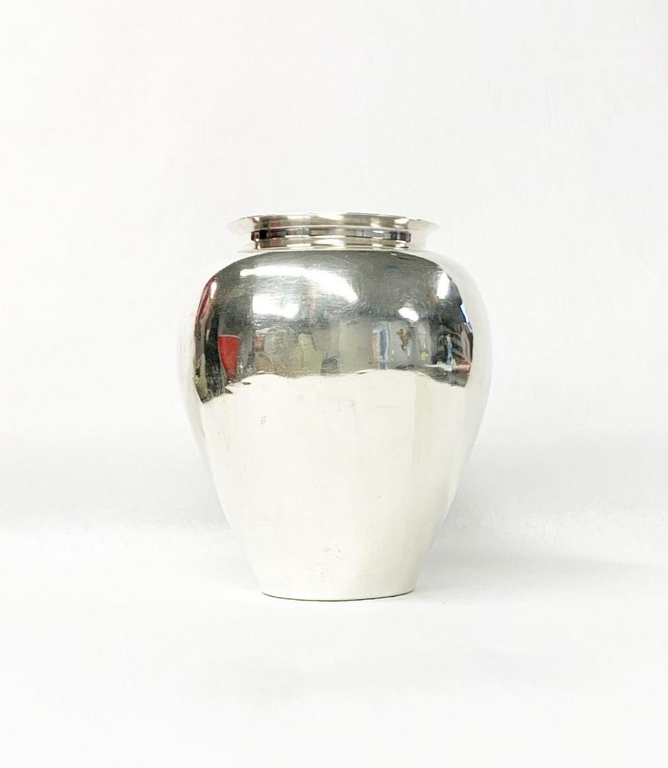 GRANDMA'S SMALL SILVER VASE 110 GRAMS (1 of 5)
