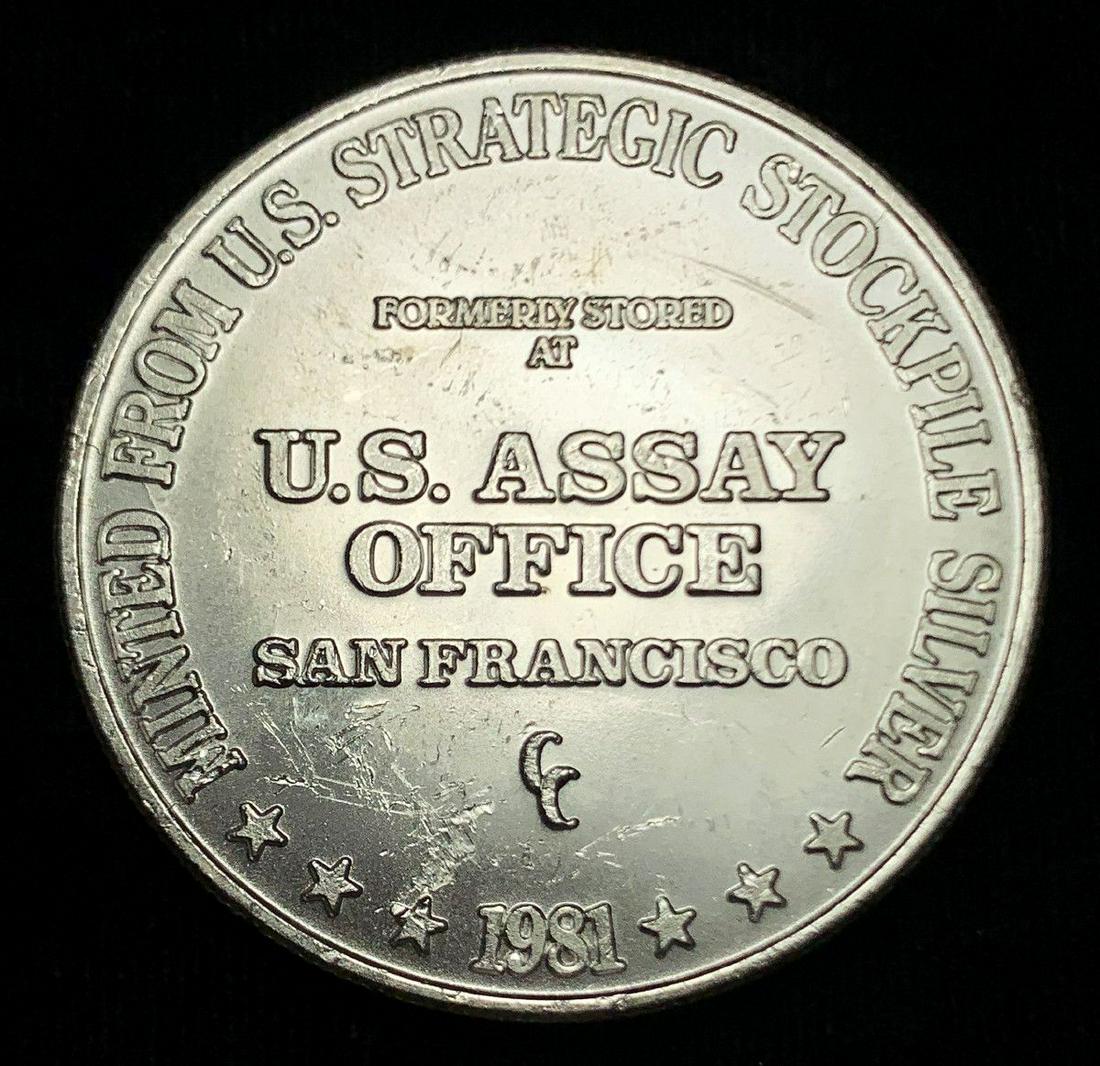 VINTAGE 1981 U.S ASSAY SAN FRANCISCO SILVER ROUND (1 of 2)