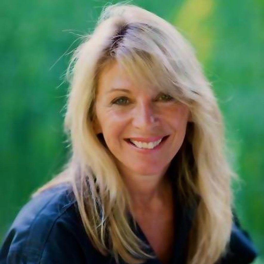 ARTIST JODY BERGSMA WHALES: ON THIS PARTICULAR LOT THE DESCRIPTION AND THE LOWS AND HIGHS WERE WRITTEN BY OUR CONSIGNER WHO IS A DISTINGUISHED LOCAL CITY COUNSELMAN.JODY HAS A DIVERSE PAINTING STYLE THAT HAS DEVELOPED OVER MANY