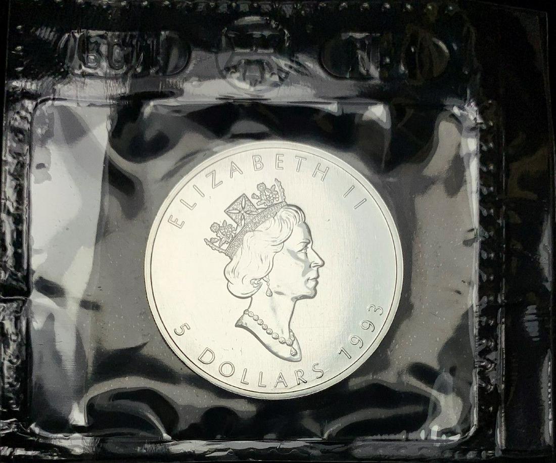1993 1 OZ SILVER CANADIAN MAPLE LEAF (1 of 2)