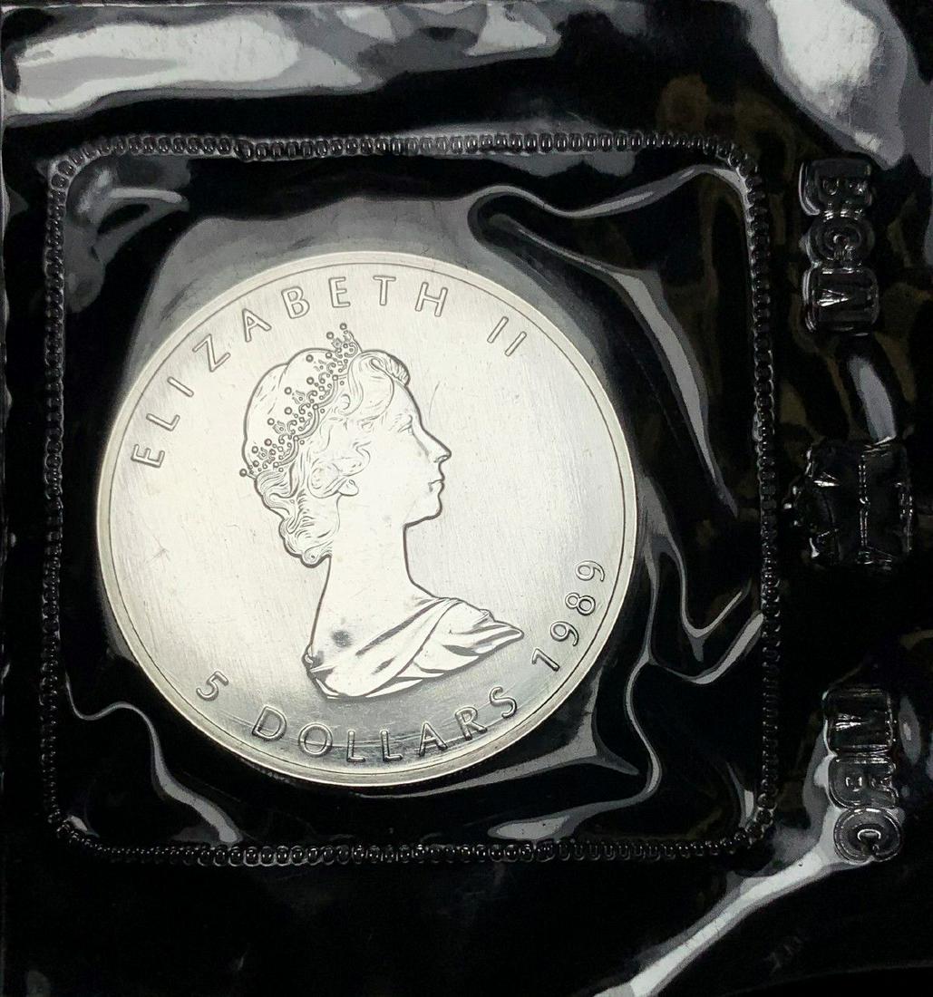 1989 1 OZ SILVER CANADIAN MAPLE LEAF (1 of 2)