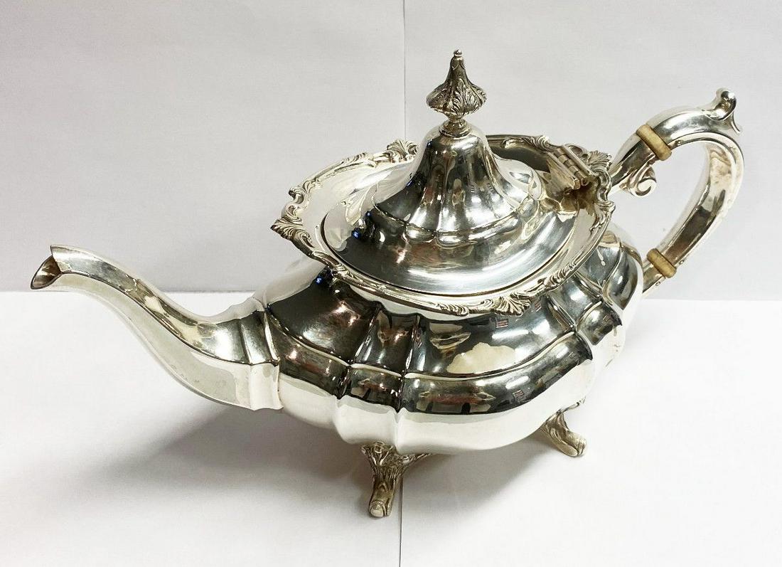 HAMPTON COURT STERLING SILVER TEAPOT 670 GRAMS (1 of 8)