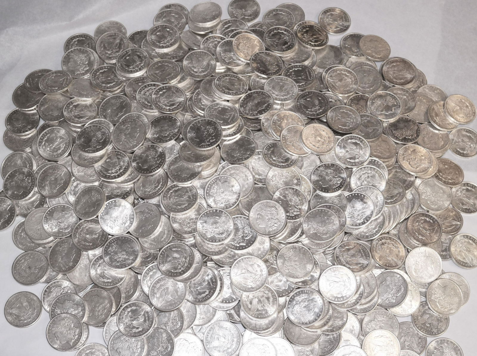 (100) 1921 MORGAN SILVER DOLLARS ALMOST MINT (1 of 1)