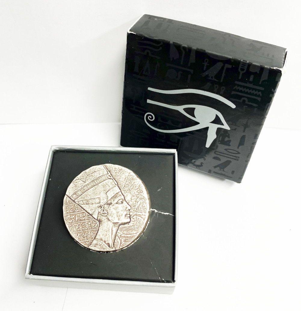 2017 Queen Nefertiti Republic of Chad 5 Oz .999 Silver (1 of 6)