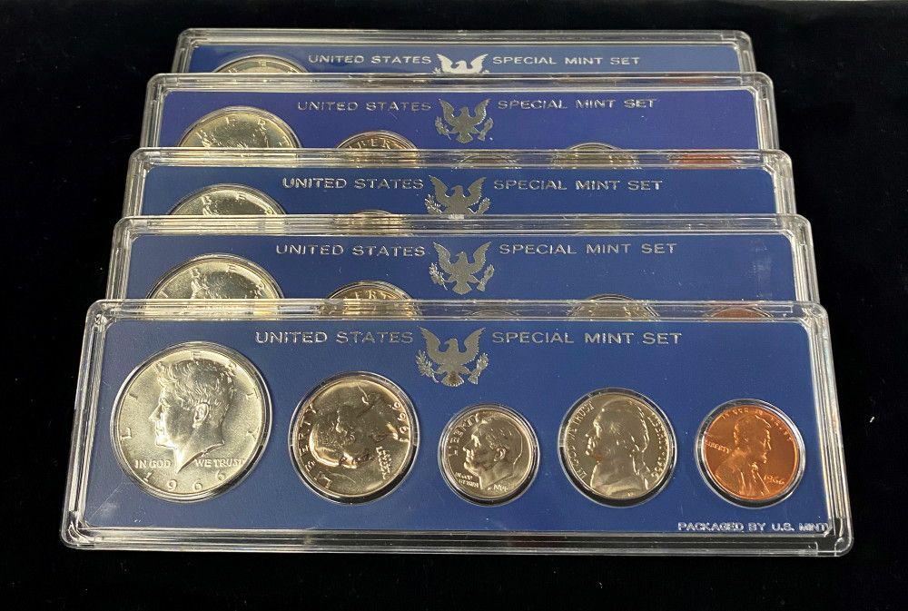 (5) 1967 Genuine US Mint Sets (1 of 8)