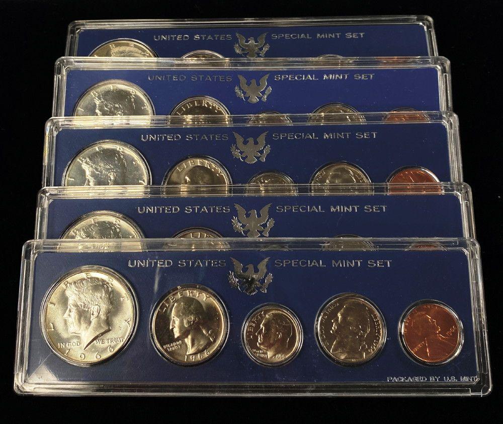 (5) 1967 Genuine US Mint Sets (1 of 8)