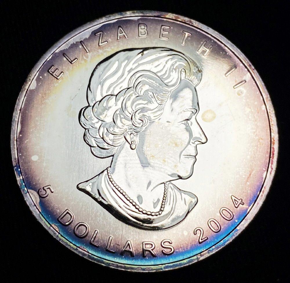 2004 Canada $5 Maple Leaf 1oz Silver (1 of 2)