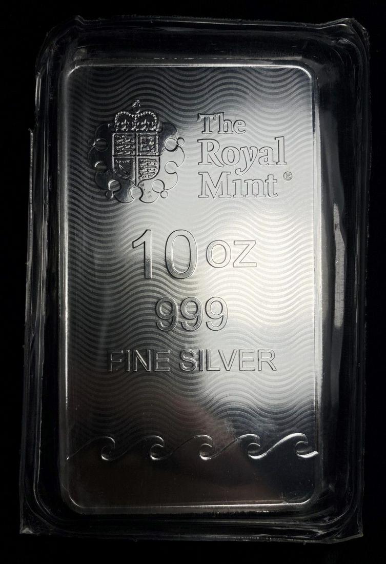The Royal Mint 10 oz Britannia Silver Bar (1 of 4)