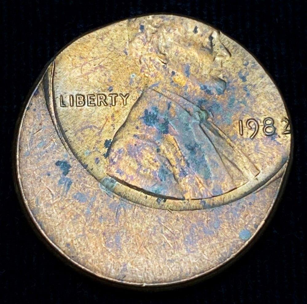 Super Cool Dramatic 1982 Lincoln Cent Mint Error (1 of 2)
