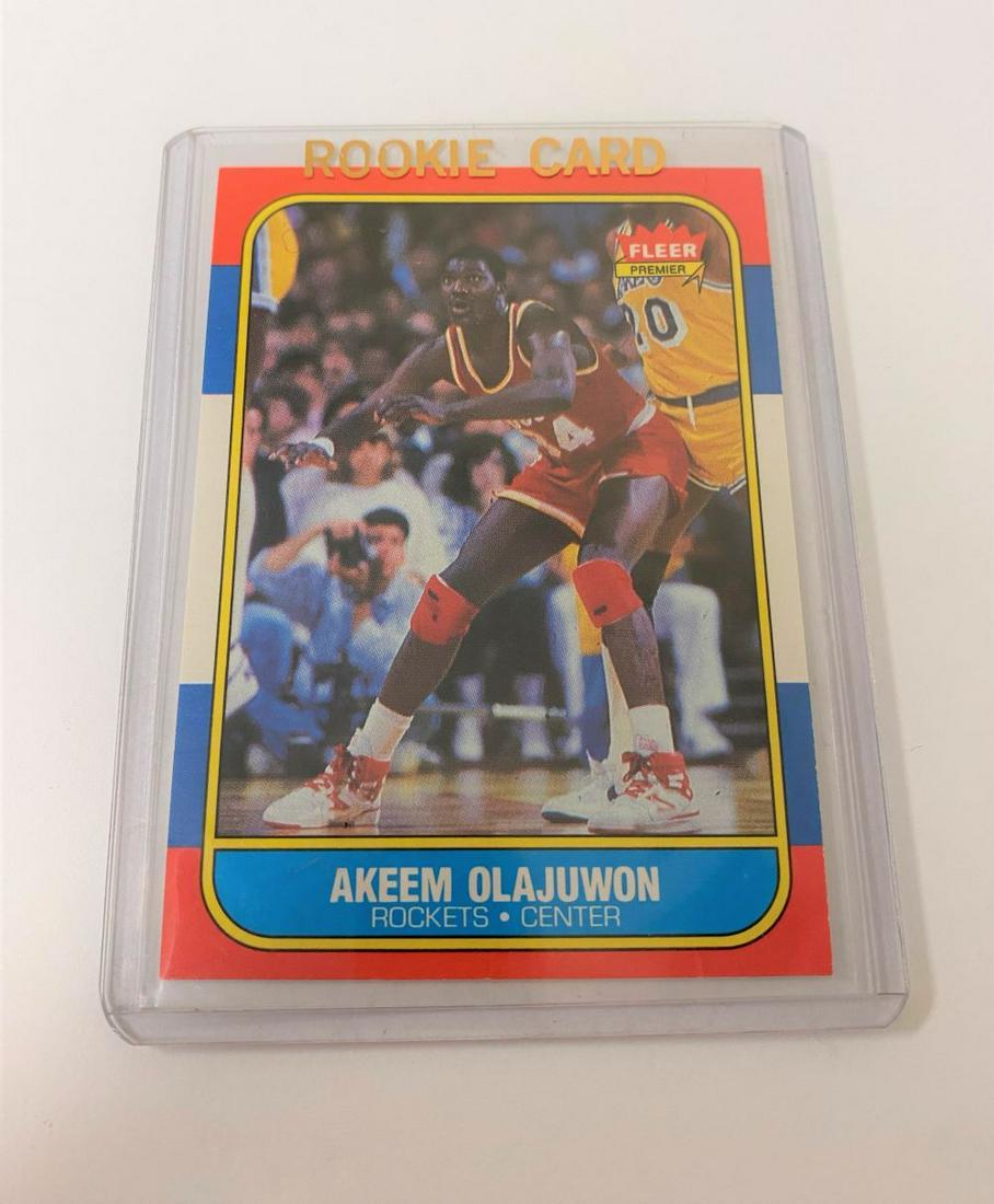 Hakeem Olajuwon 1986 Fleer Rookie Card #82 (1 of 2)