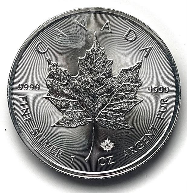 2015 Canadian Silver Maple leaf 1 oz .9999 Fine $5 Coin (1 of 2)