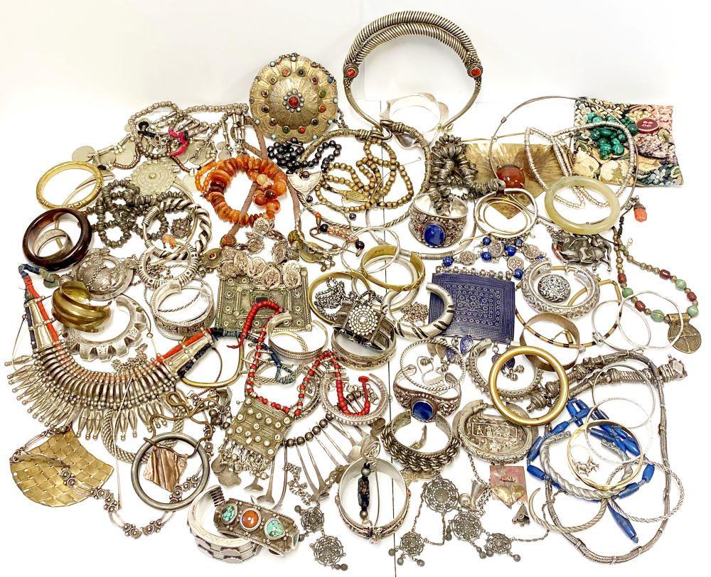17 lbs Handcrafted Ceremonial Indian Jewelry (1 of 20)