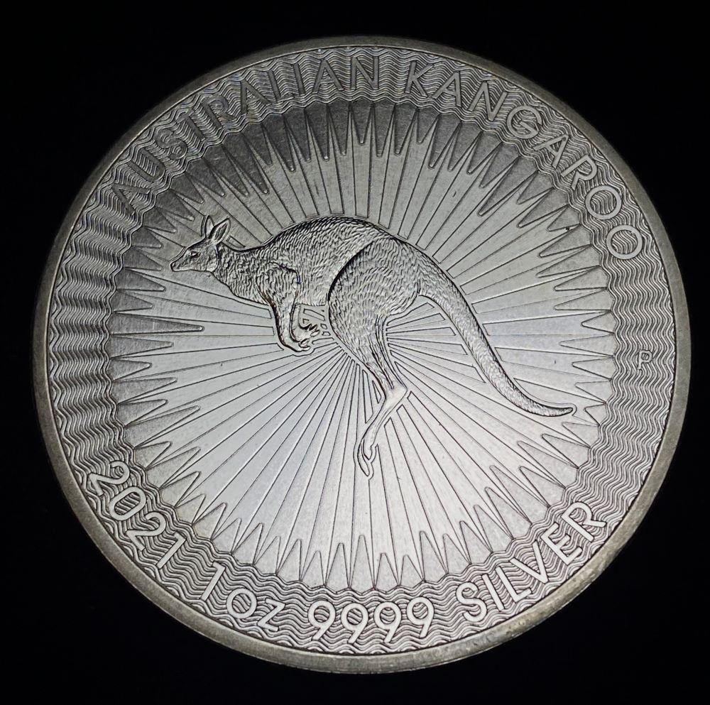 Australia Kangaroo 1oz .9999 Fine Silver Round (1 of 2)