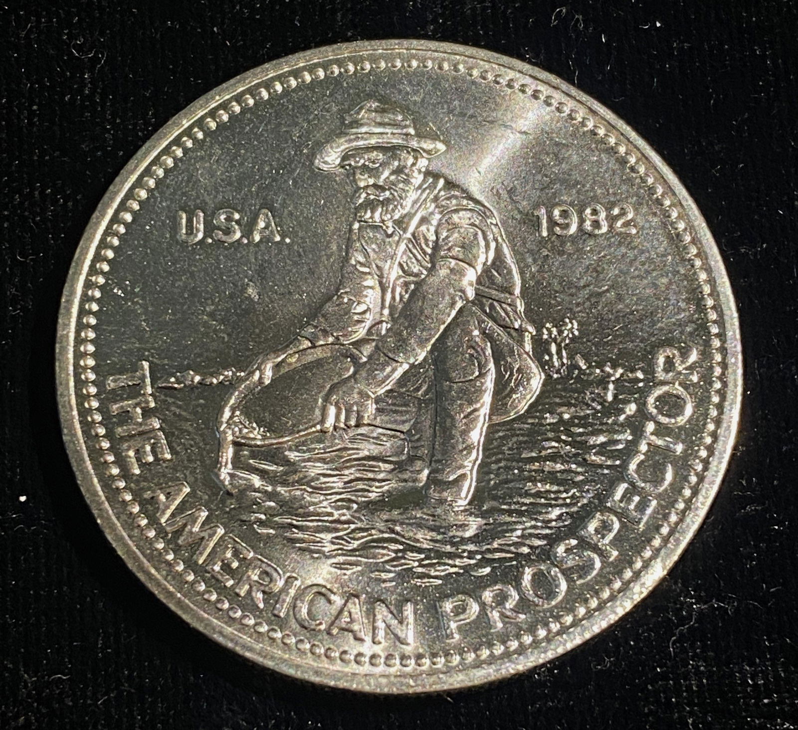 1982 Engelhard Prospector 1ozt .999 Silver Round (1 of 2)