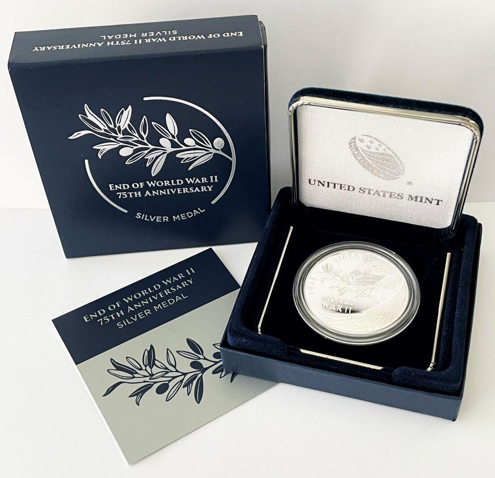 1945 Silver 75th Anniversary World War II Proof Medal (1 of 4)