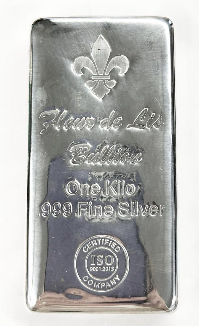 (1) Kilo .999 Proof Fleur De Lis Silver Bar (1 of 11)