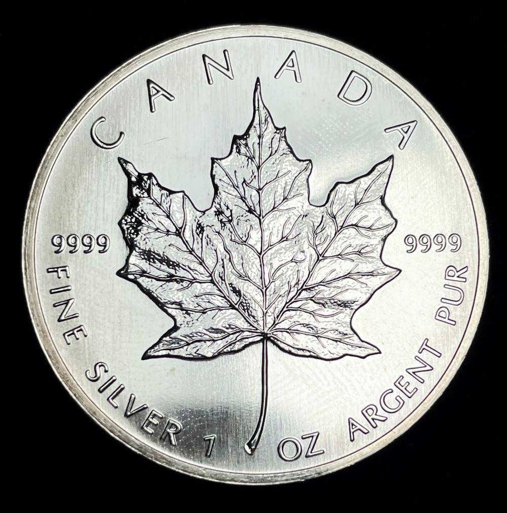 2003 Canda $5 Maple Leaf 1 ozt .9999 Silver: Winner shall receive the exact coin shown here. (JM/B)