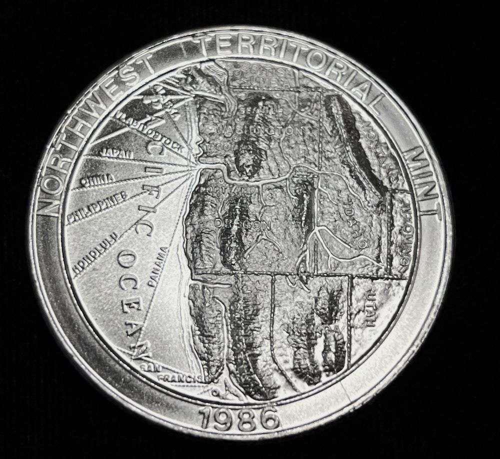 Extremely Rare Vintage 1986 NWTM 1 ozt .999 Silver (1 of 3)