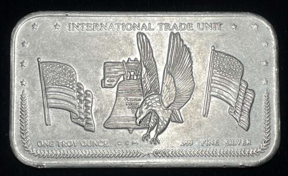 International Trade Unit American Eagle 1 ozt .999 Silver Bar (1 of 2)