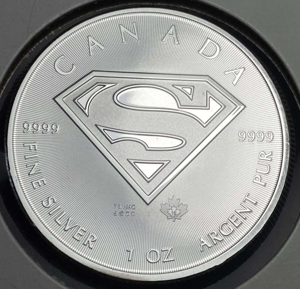 2016 Canada $5 Superman 1 ozt .9999 Silver (1 of 3)