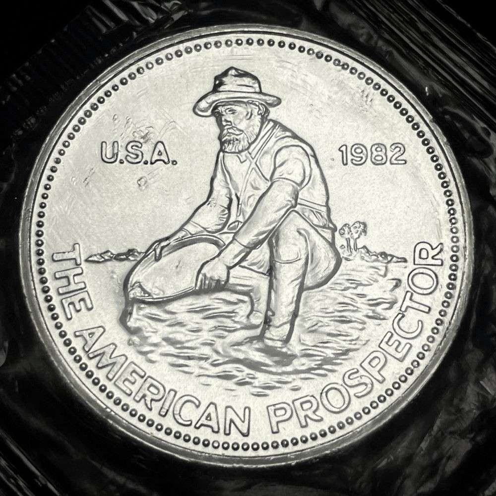 1982 Engelhard The American Prospector 1 ozt .999 Silver (1 of 2)