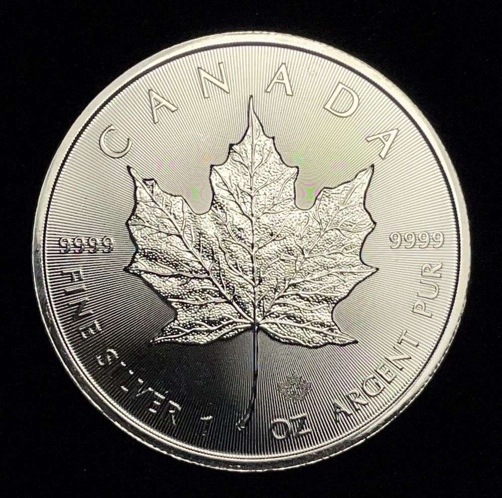 2020 Canada $5 Maple Leaf 1 ozt .9999 Silver (1 of 2)