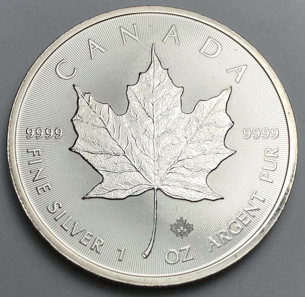 2020 Canada $5 Maple Leaf 1 ozt .9999 Silver (1 of 2)