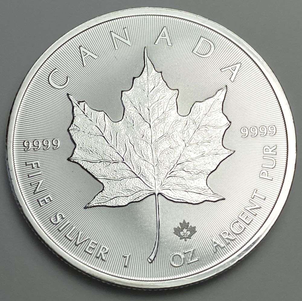 2022 Canada $5 Maple Leaf 1 ozt .9999 Silver (1 of 2)