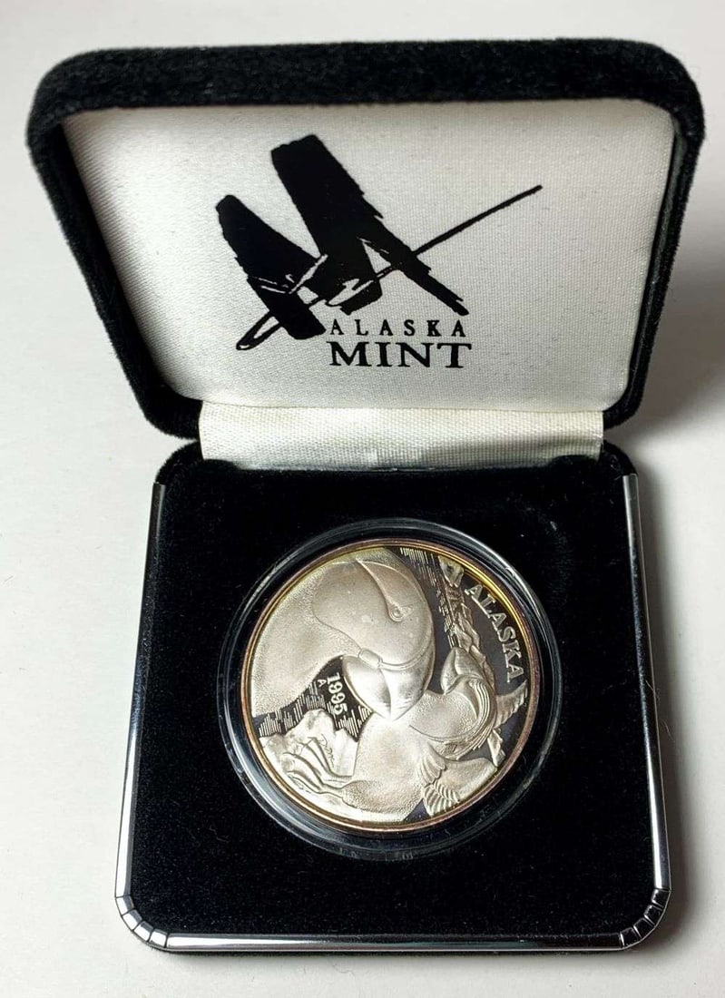 1995 Alaska Mint The Seal Of The State Of Alaska 1 ozt .999 Silver: Winner shall receive the exact coin shown here. (JM/B)
