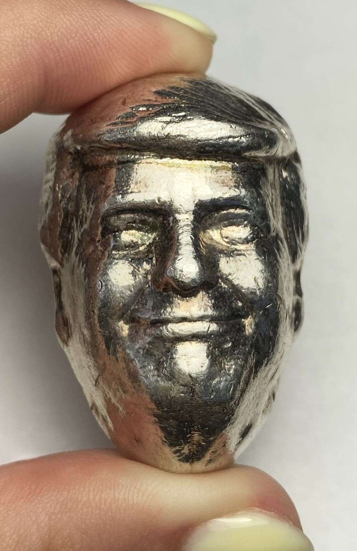 Donald Trump Head 3.31 ozt Poured .999 Silver: Winner shall receive the exact item shown here. (RR)