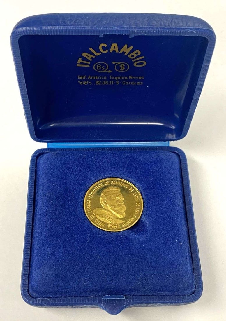 Old Time Collection Rare 1967 Venzeula 90% Gold 6g Medal (1 of 5)