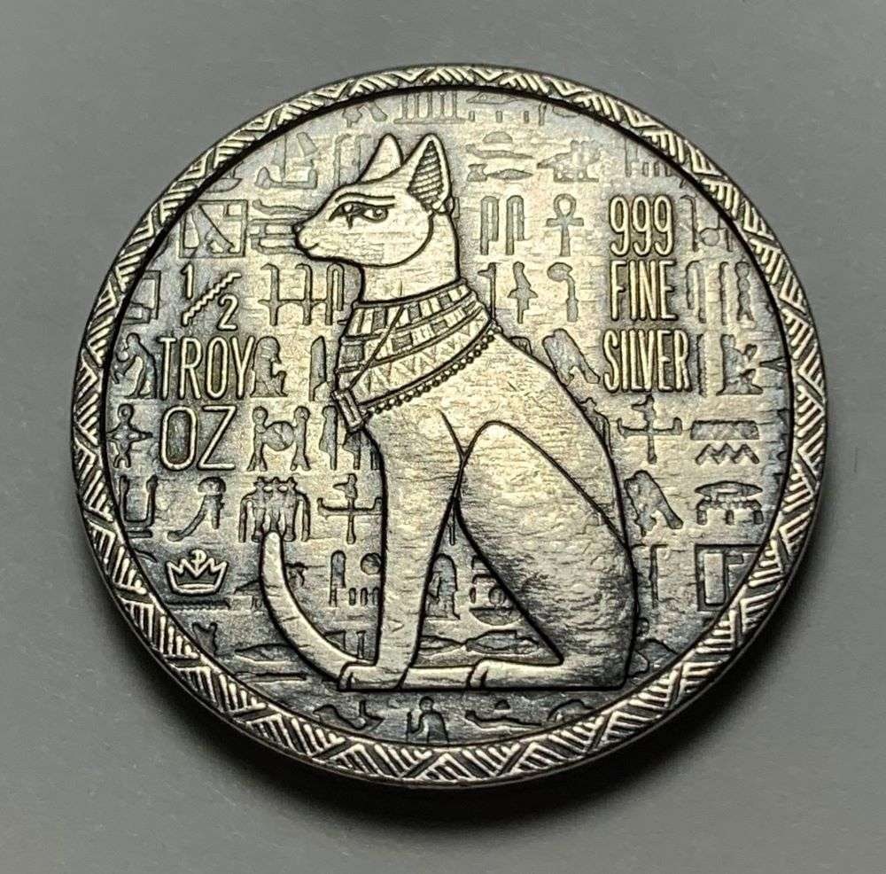 Old World Style Egyptian Cat Goddess Bastet 1/2 ozt .999 Silver (1 of 2)