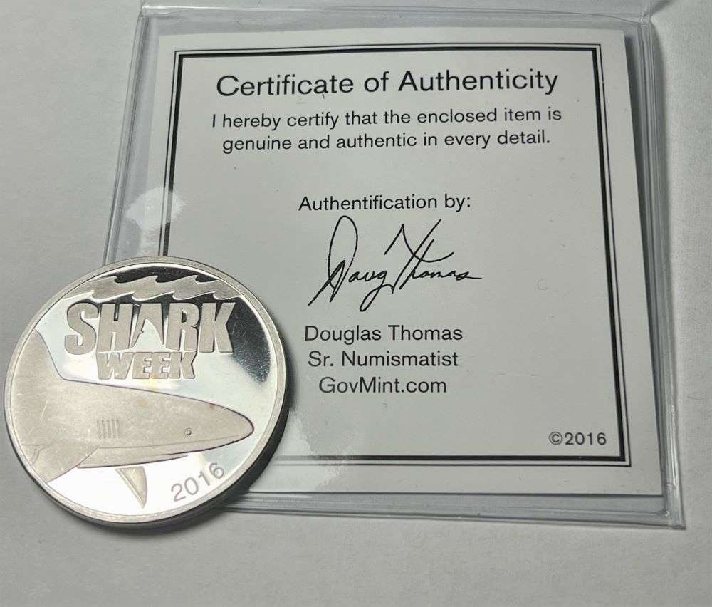 2016 Discovery Channel Shark Week Proof 1 ozt .999 Silver (1 of 3)