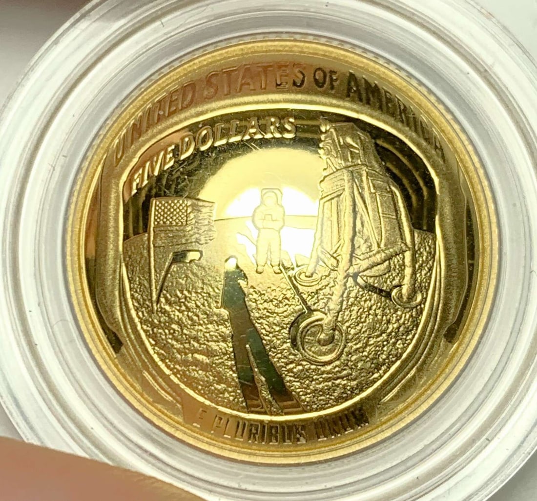 2019-W Gold $5 Curved Apollo 11 Mint Condition (1 of 4)