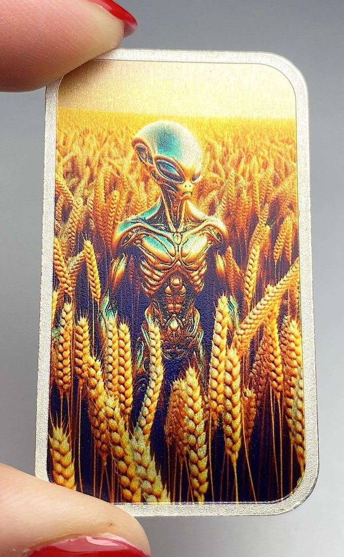 Colorized Alien 1 ozt .999 Silver Bar: Winner shall receive the exact bar shown here. (RR/B)
