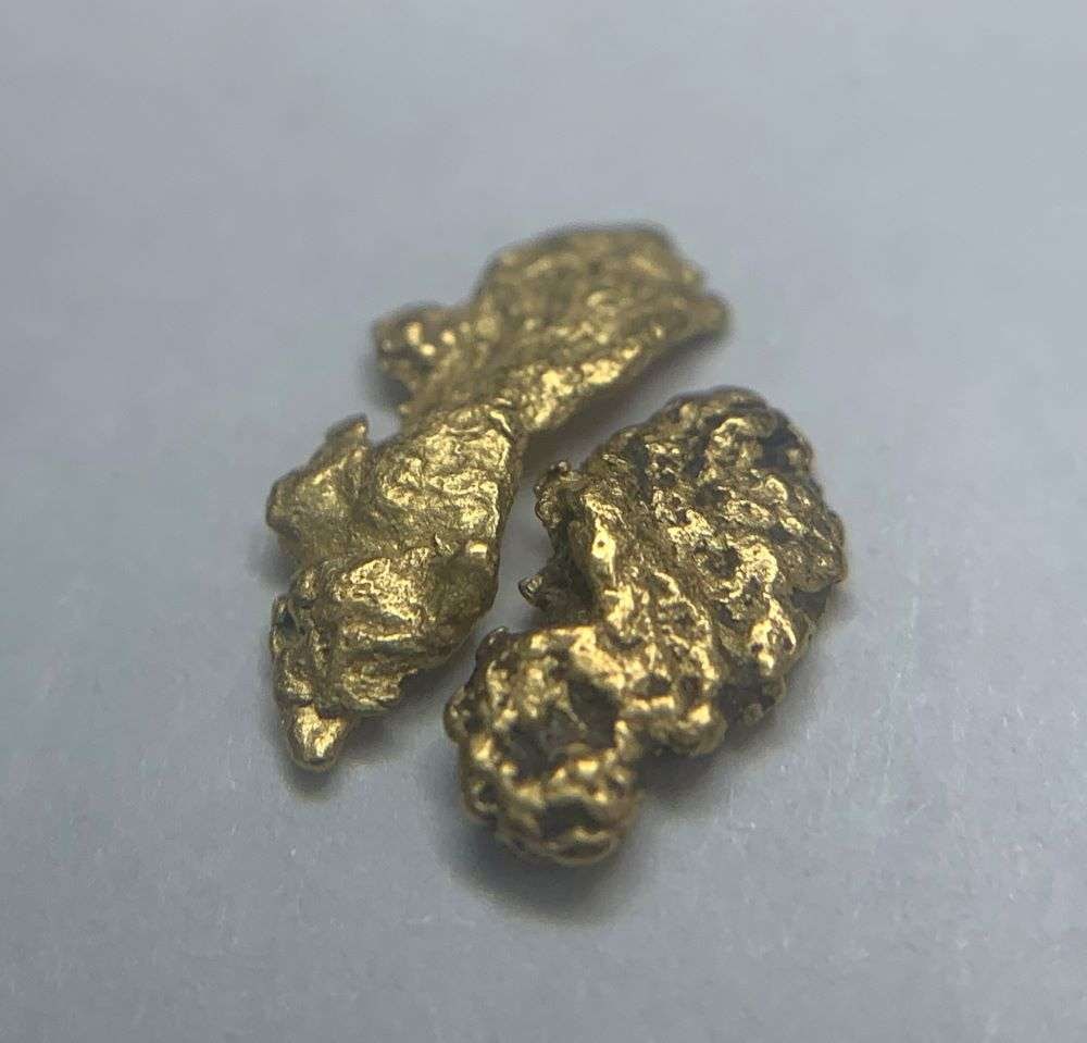 (2) Gold Nuggets 6 Grains: Winner shall receive the exact items shown here. (BD/B)