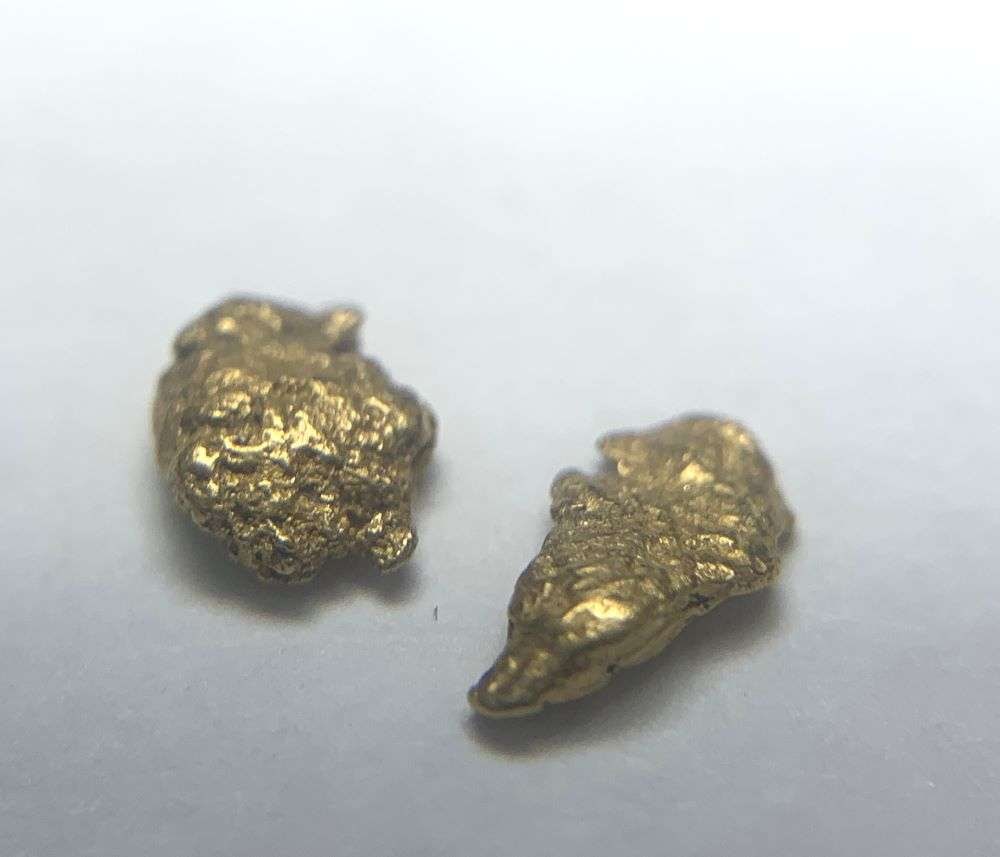 (2) Gold Nuggets 8 Grains: Winner shall receive the exact items shown here. (BD/B)