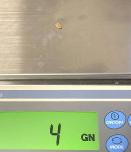 Gold Nugget 4 Grains: Winner shall receive the exact item shown here. (BD/B)