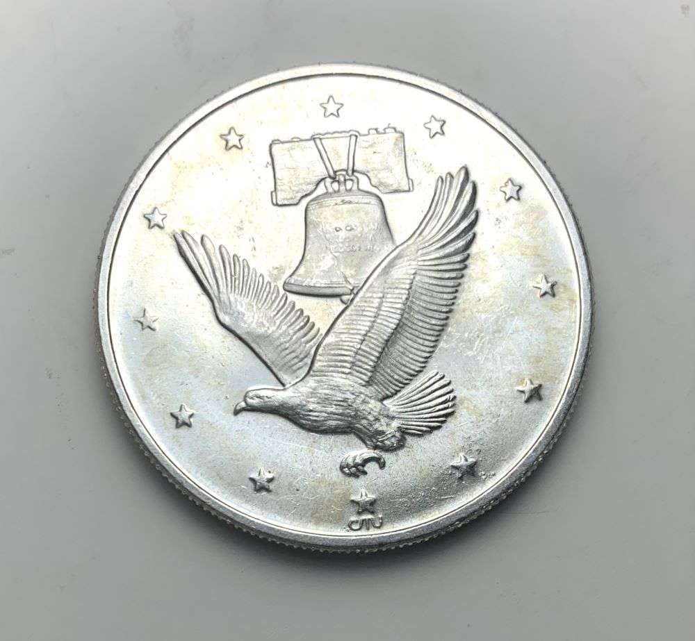 Liberty Bell Eagle  1 ozt .999 Silver (1 of 2)