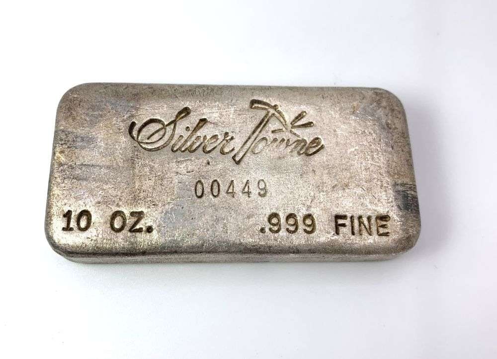 Rare Vintage SilverTowne 10 ozt .999 Silver Bar: Winner shall recieve the exact bar shown here (MK/ETR)