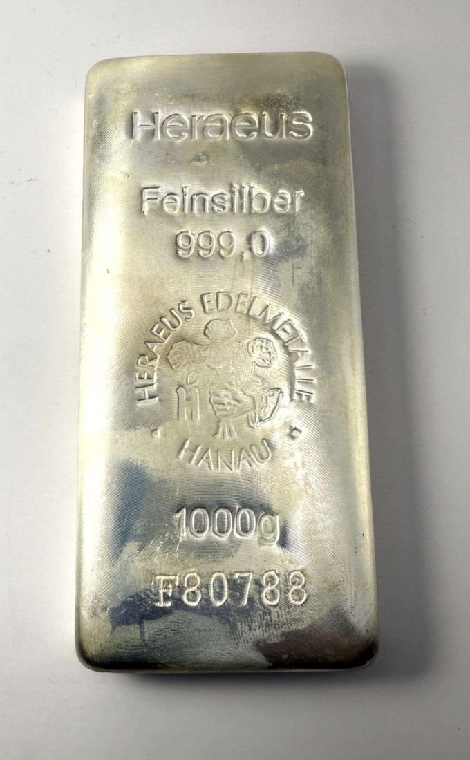 1000g Heraeus .999 Feinsilber Bar: Winner shall receive the exact bar shown here (MK/TVC-LLRR)