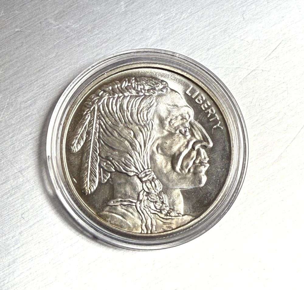 Buffalo 1 ozt .999 Silver (1 of 2)