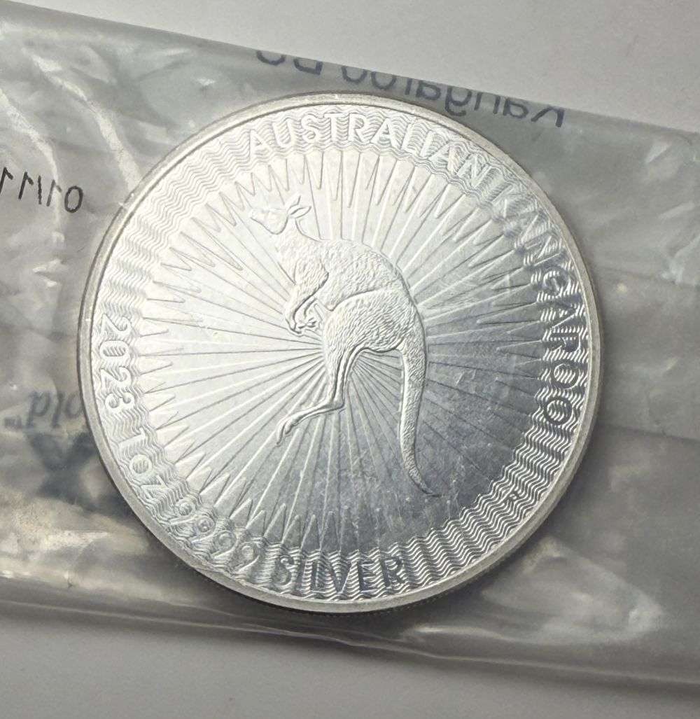 2023-P Australia Kangaroo 1 ozt .9999 Silver Dollar (1 of 2)