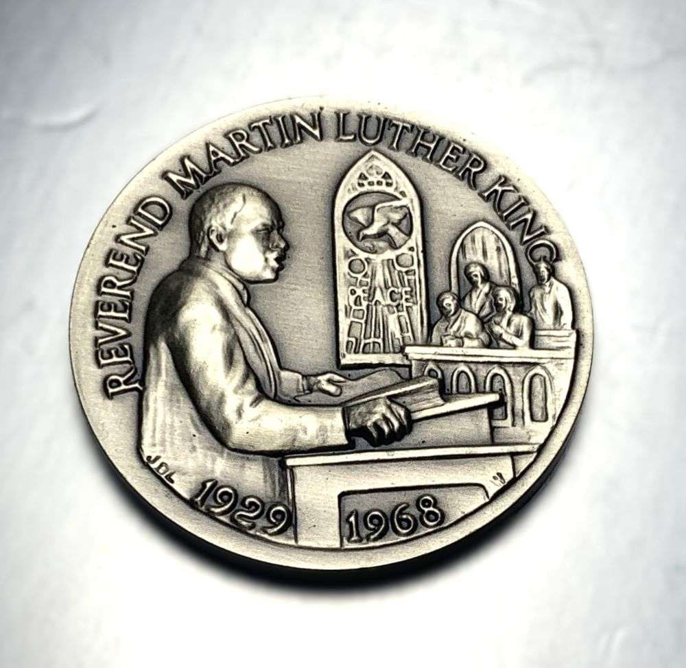 Martin Luther King Jr. 1.130 ozt Sterling Silver Medal: Winner shall receive the exact coin shown here. (MK/B)